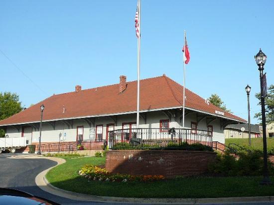 Big Red Apple Monument